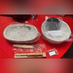 Amazon Bakeware Set with Cream and Natural Wood Finish